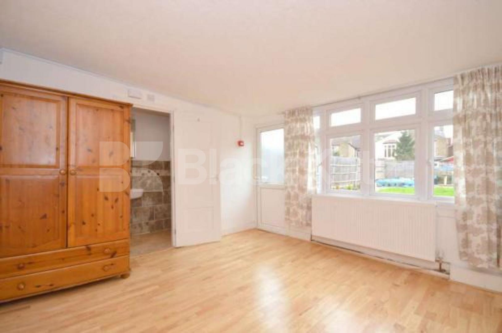 			NEW INSTRUCTION ( Includes Gas, Electricity and Water)., 1 Bedroom, 1 bath, 1 reception Apartment			 Baldry Gardens, Streatham Common